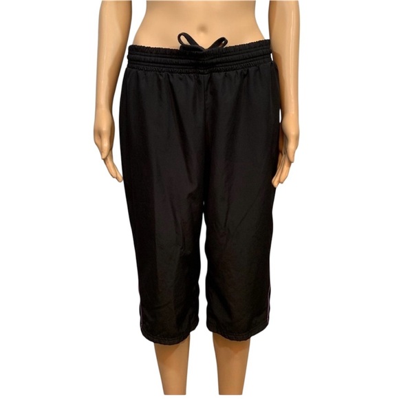 Nike Pants - Nike Capris Sport Pants